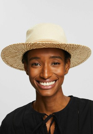 Hat - light beige