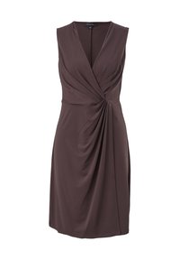 Robe marron sans manches avec un col en V, présentant des plis diagonaux et un détail de nœud froncé à la taille, confectionnée en tissu léger.