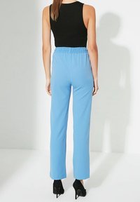 Trendyol Spodnie materiałowe