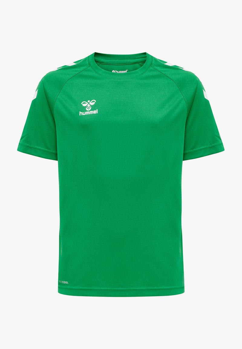 Camiseta deportiva verde hecha de una tela suave y ligera con cuello redondo. Presenta detalles blancos y un logo en la parte frontal.