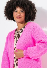 Angel of Style CUT WITH BALLOON SLEEVES - Chaqueta de punto - neon berry
