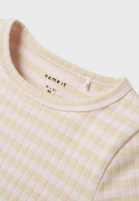 Name it - T-shirt z nadrukiem