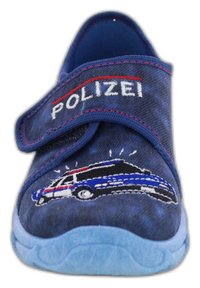 Blauwe stoffen instapschoen met een blauwe rubberen zool. Bevat een geborduurd politiewagenontwerp en een klittenbandsluiting met het opschrift "POLIZEI."
