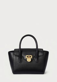 Mala preta de couro com design estruturado, apresentando um fecho em cadeado dourado, duas alças arredondadas e detalhes em relevo na superfície.