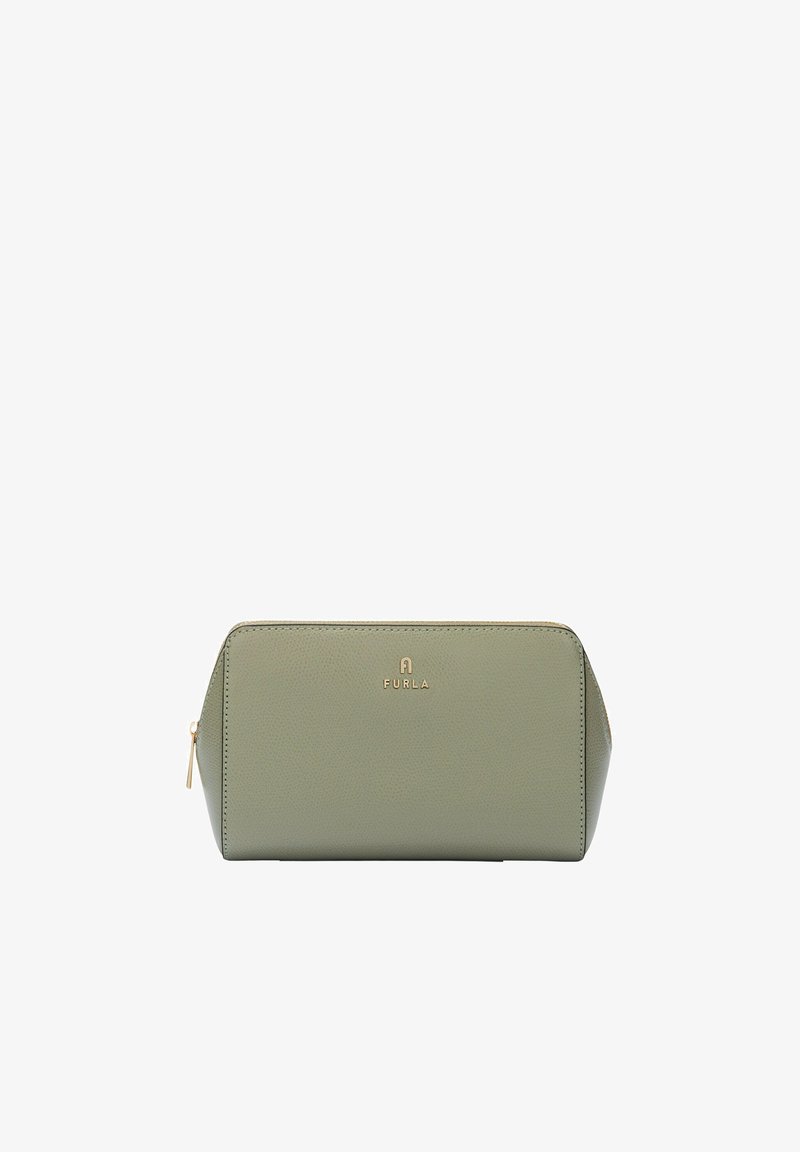 Groene leren pouch met een textuurafwerking, gouden branding en een ritssluiting. Heeft een gestructureerd ontwerp en ronde hoeken.
