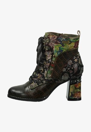 Laura Vita Stivaletti Donna Pelle Motivo Floreale Borchie Eleao 11 Laura Vita Stivaletti Donna Pelle Motivo Floreale Borchie Eleao 11