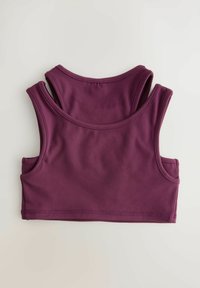 Bordeaux-farbenes Sport-BH mit breiten Trägern und rundem Ausschnitt. Weiches, dehnbares Material mit glatter Textur und verstärkten Nähten.