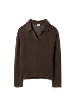 Pull marron à manches longues en maille avec col et encolure en V, présentant un ourlet légèrement court et un tissu doux et texturé.
