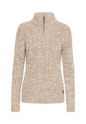 Bež pleteni pulover z visokim ovratnikom in polnim zadrgo. Ima strukturiran vzorec in majhno oznako blagovne znamke na strani.