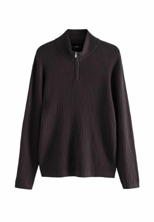 Tumepruun kantseeritud sviiter kõrge kaelusega ja veerand pikkusega tõmblukuga. Omab tekstuuriga diamantmustri. Pikkade varrukatega.