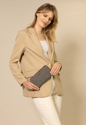Gusti Leder, PATRICIA - Wallet - dunkelgrau