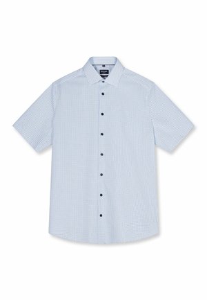 Lichtblauw overhemd met korte mouwen, klein donker stippenpatroon, klassieke kraag en zwarte knopen, plat uitgestald op een witte achtergrond.