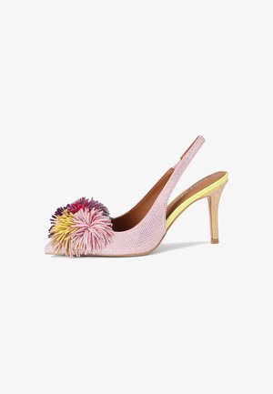 Décolleté slingback rosa con punta appuntita, decorata con pompon multicolori; dettagli scintillanti lungo la scarpa e tacco giallo.