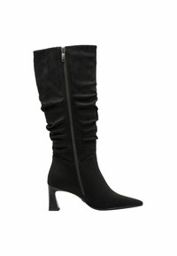 Bottes noires montantes en tissu doux, avec un bout pointu, un talon structuré, une fermeture éclair et un détail froncé le long de la tige.