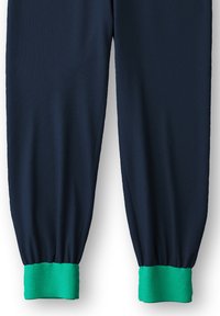 Marineblauwe joggingbroek met elastische manchetten en een gestructureerde groene geribde tailleband. Gemaakt van lichtgewicht, gladde stof.