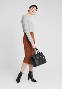 L.CREDI MAXIMA - Borsa a mano - black