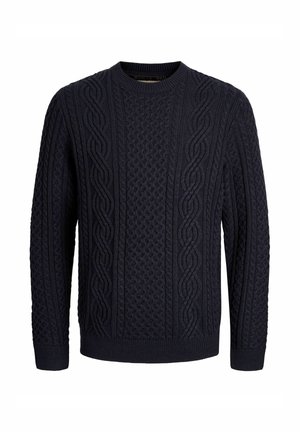 Granatowy sweter z okrągłym dekoltem, wykonany w technice warkoczowej, z długimi rękawami i teksturowanym plecionym wzorem na przodzie oraz rękawach.