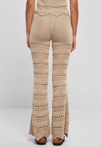 Urban Classics FLARED CROCHET - Hlače - softseagrass