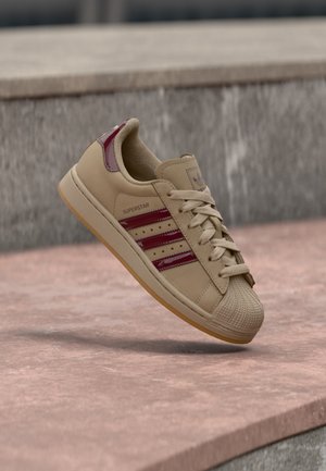 adidas Originals SUPERSTAR II  - Športni copati - trace khaki/maroon