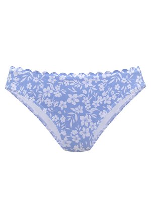 Blauer Bikini-Slip mit weißem Blumenmuster und gewelltem Taillenbund auf einfarbigem Hintergrund.