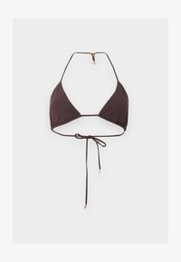 Top de bikini triangular de color marrón oscuro con tirantes finos ajustables tipo halter y lazos en la espalda con pequeñas puntas metálicas de color dorado.