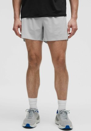 FAST AND FREE RUNNING LINED 13CM - Korte sportsbukser - silver drop