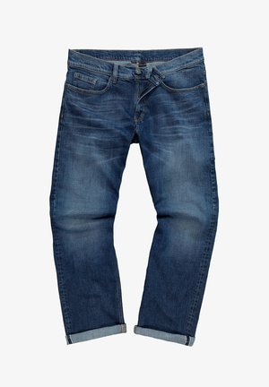 Niebieskie dżinsy z prostymi nogawkami, z wyblakłym wykończeniem, przednimi kieszeniami, zapięciem na guziki i podwiniętymi nogawkami.