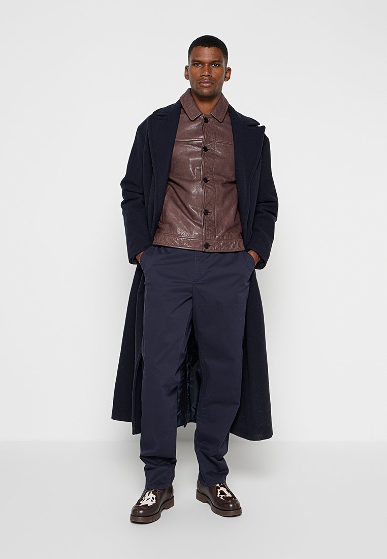 SLIM FIT