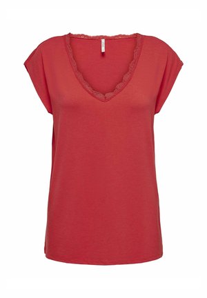 Červené tričko s V-výstřihem vyrobené z měkké tkaniny, s krajkovým lemem na výstřihu, krátkými rukávy a uvolněným střihem. Hladká textura po celé ploše.