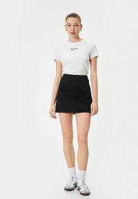 Koton - T-shirt z nadrukiem