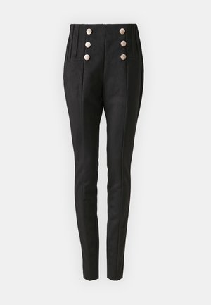 Pantalons taille haute noirs au design élégant, avec deux poches avant et quatre boutons décoratifs en argent le long de la taille.