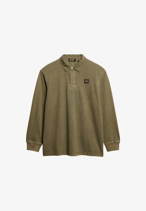 Langarm-Polohemd aus olivgrüner Baumwolle mit einem knöpfbaren Kragen, Frontblende und einem kleinen Logopatch auf der Brust.