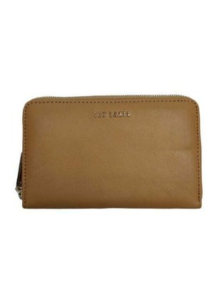 Cartera de cuero marrón claro con cierre de cremallera, con una textura suave y costuras sutiles. Logotipo "Ted Baker" grabado en la parte frontal.