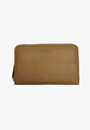 Portafoglio in pelle marrone chiaro con chiusura a zip, caratterizzato da una texture liscia e cuciture sottili. Logo "Ted Baker" impresso sul fronte.