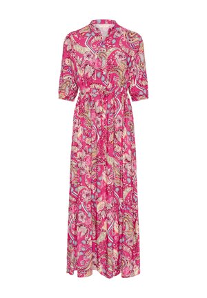 Lang rosa kjole med et paisley-mønster i creme, blå og guld. Krave med halvlange ærmer og indsnøret talje med en svajende nederdel.