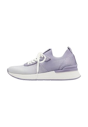 Sneaker leggera con una combinazione di colori bianco e lavanda, tomaia in mesh, dettagli testurizzati e lacci bianchi. Design della suola comodo.