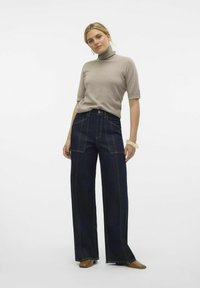 Vero Moda FANTASTIC - T-shirt basic - moon rock
