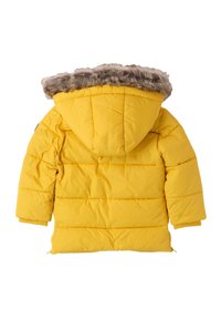 Giacca a vento gialla con cappuccio foderato in pelliccia rimovibile, texture trapuntata, maniche lunghe e polsini elastici. Presenta accesso a tasche laterali.