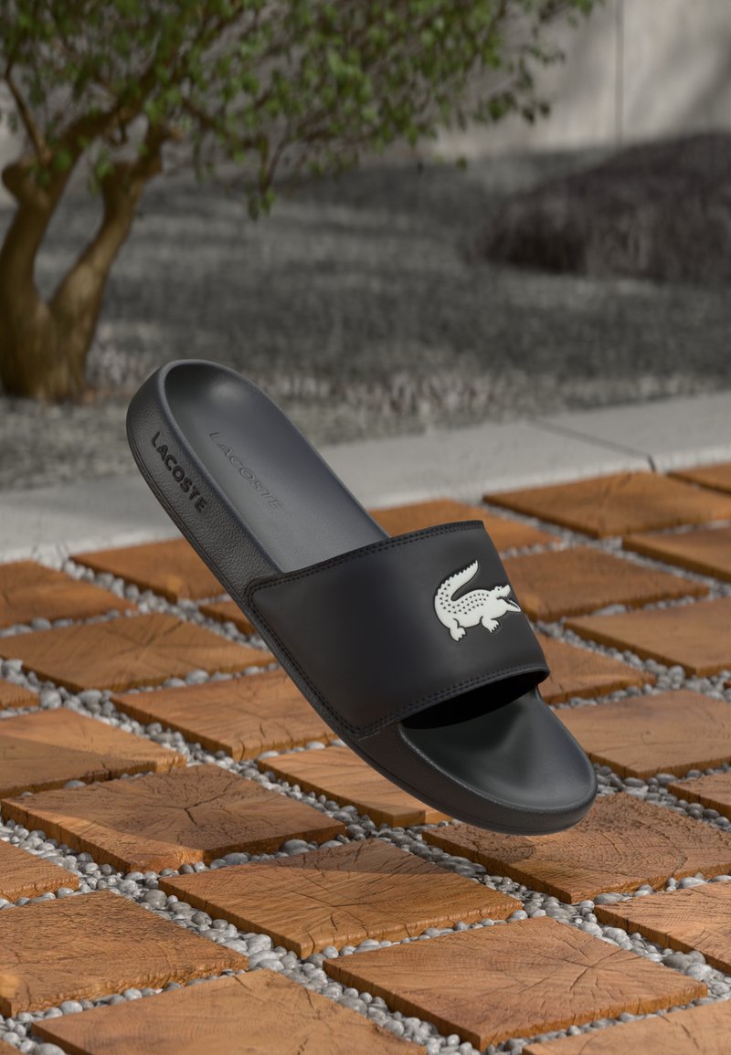 Lacoste - SERVE SLIDE 1251 - Sandalias planas - black/white, Ampliar