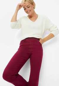 BRAX STYLE PAMINA - Broek - very berry