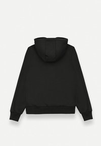 Sudadera negra con capucha ajustable, mangas largas y puños de canalé. Fabricada en material suave, presenta un diseño simple y minimalista.