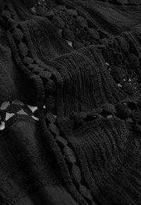 Next LONGLINE - REGULAR FIT - Ranta-asusteet - black