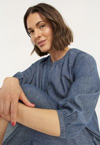 Cellbes of Sweden WITH BUTTONS - Farkkumekko - medium blue denim
