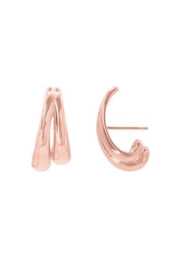 Orecchini in oro rosa con un design elegante e curvo, caratterizzati da una texture liscia; un orecchino ha una forma a fessura, mentre l'altro presenta una forma a onda.
