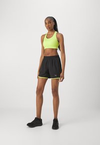 Puma PWRBREATHE RUN - Sujetadores deportivos con sujeción media - lime pow