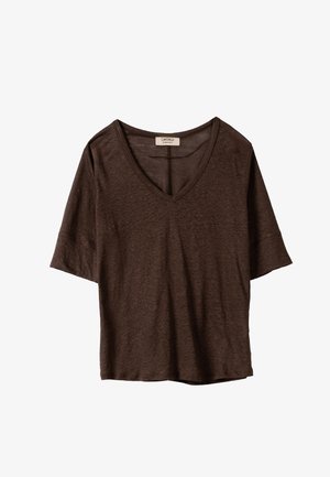 Mørkebrun T-shirt med korte ærmer og V-udskæring, løs pasform og et lille stoflabel på indersiden af nakken bagtil.