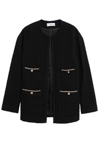 Veste noire texturée pour femme avec manches longues, col rond et quatre poches avant décoratives avec détails en chaîne et boutons dorés.