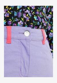 Geselecteerd, lilac violet