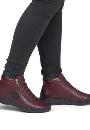 Remonte, REMONTE SCHNÜRSCHUHE D1E70 - Lace-up ankle boots - red