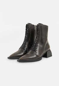 Vagabond Stivaletti stringati - brown